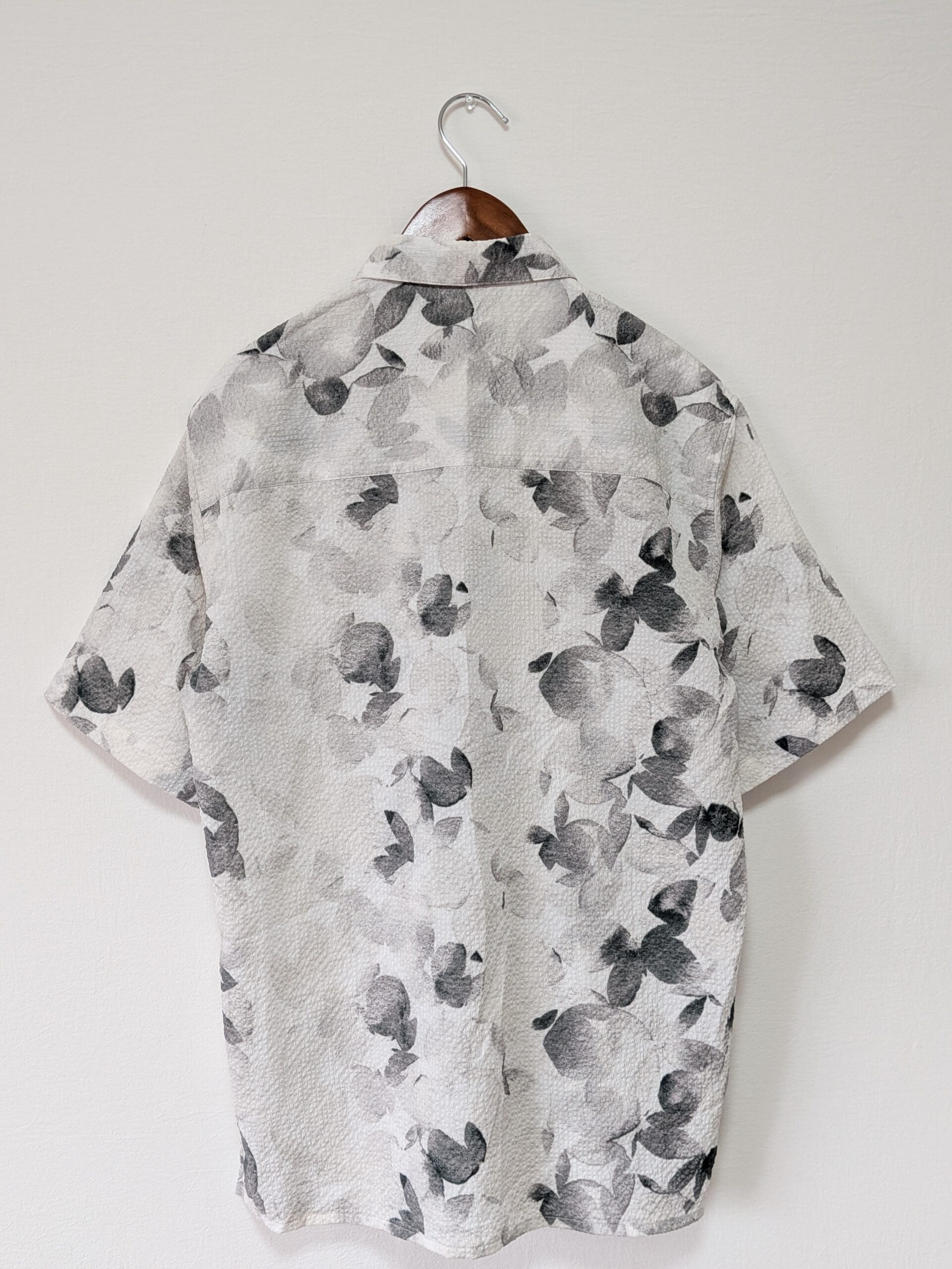【ZARA】シアサッカー半袖シャツ 総柄アート - 画像 (6)