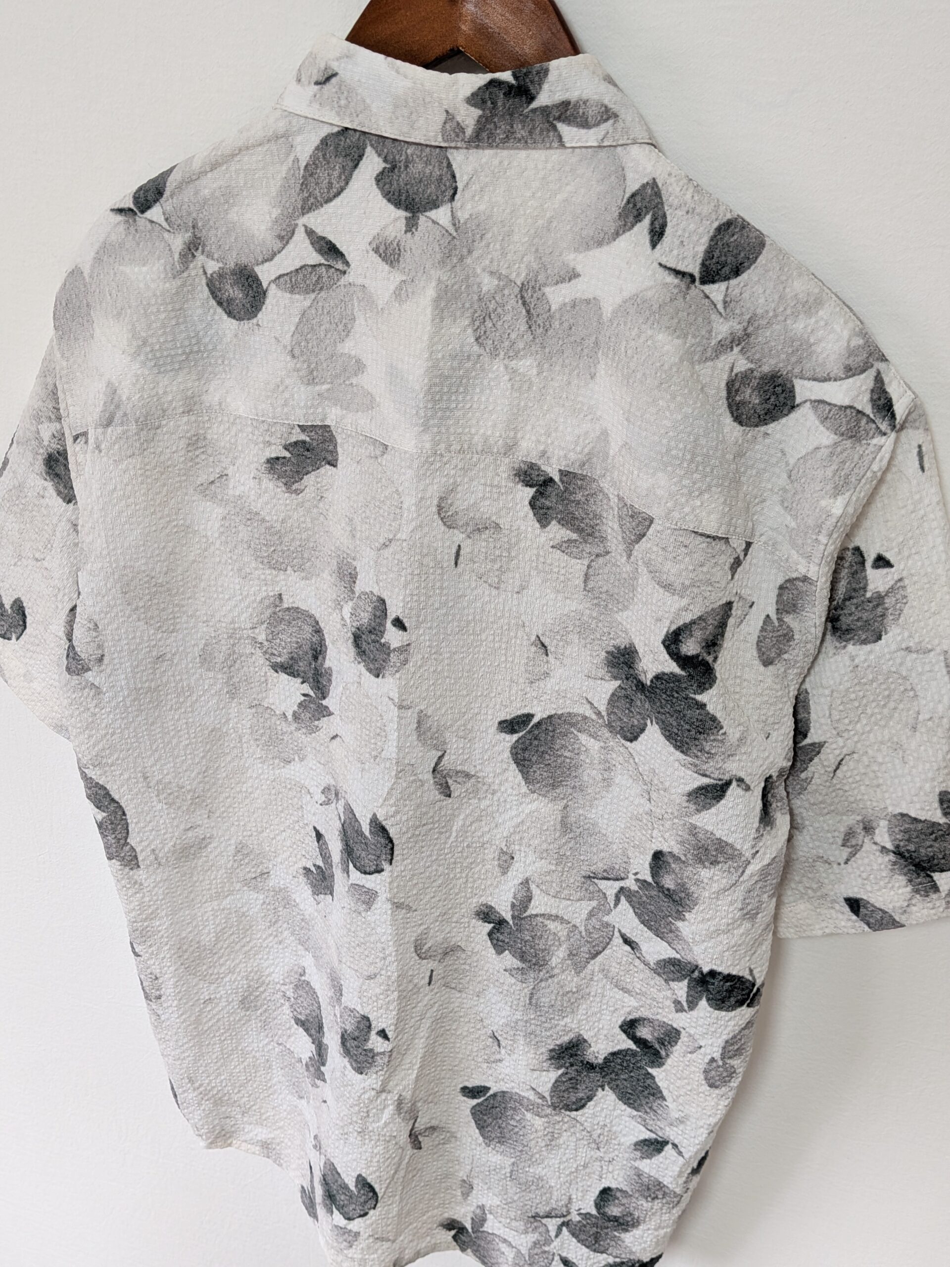 【ZARA】シアサッカー半袖シャツ 総柄アート - 画像 (7)