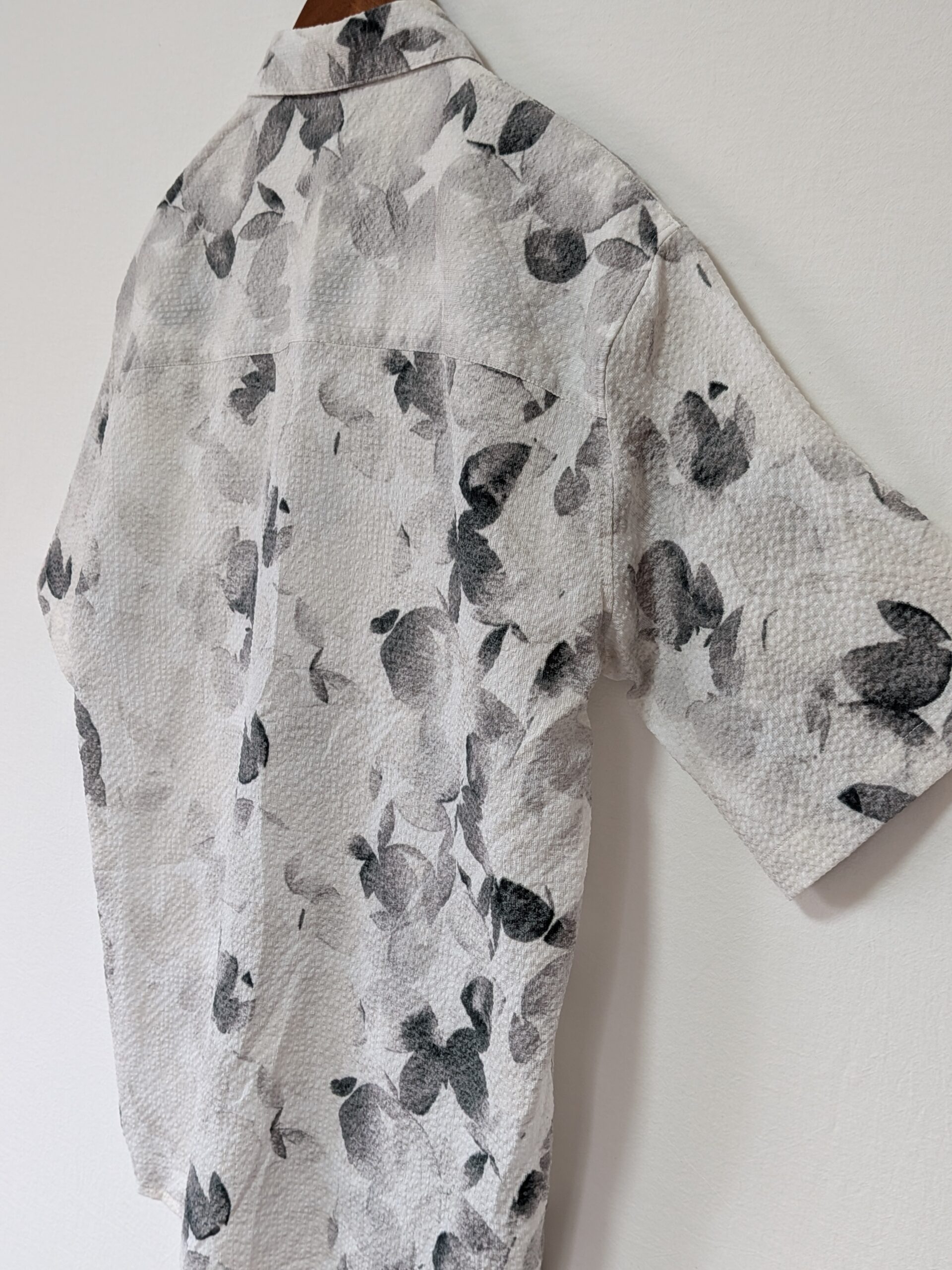 【ZARA】シアサッカー半袖シャツ 総柄アート - 画像 (8)